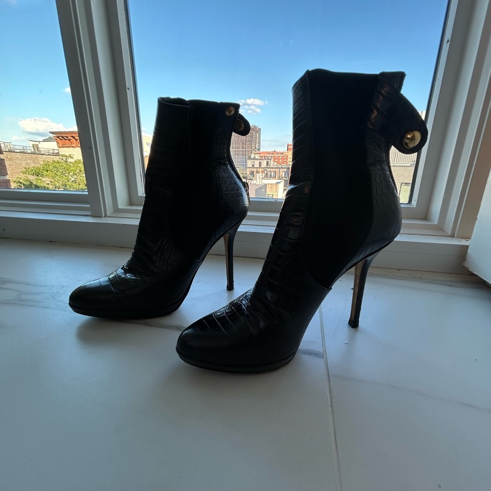 Jimmy Choo Black Heel-Booties sz W 8